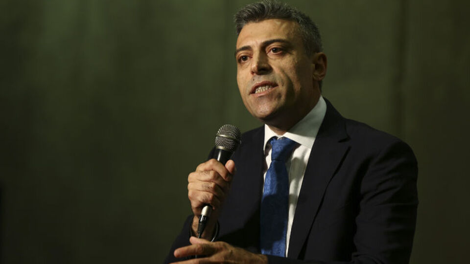 Yenilik Partisi kuruluş dilekçesi verdi