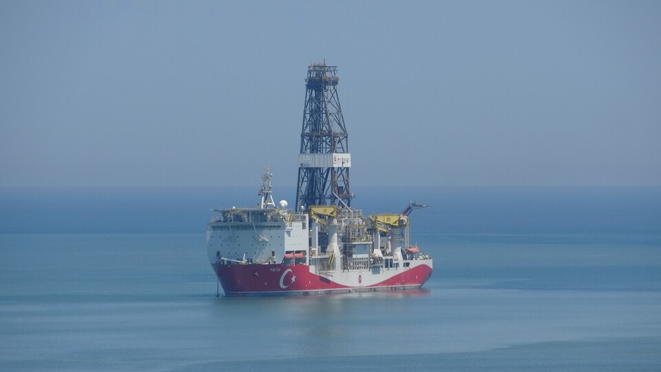 Karadeniz'de ilk sondaj başladı