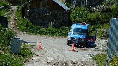 Ziyaretle köye bulaştırdılar