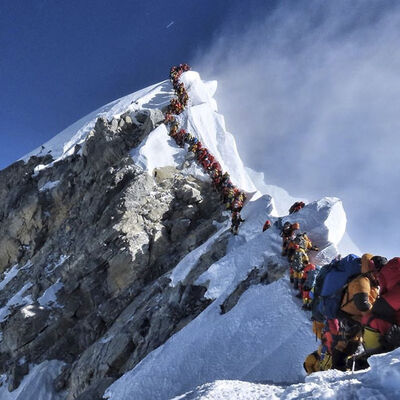 "Everest'in Büyük Gizemi"nin peşinde