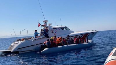 İzmir'de 44 göçmen kurtarıldı