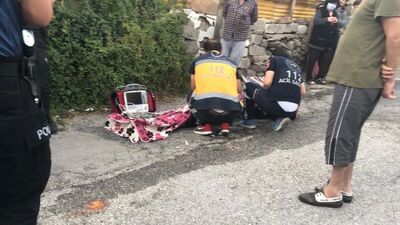 Yaşlı çift alevler arasında kaldı