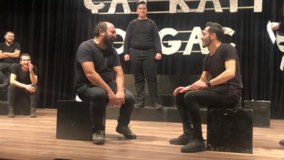 Sahneden alınıp temizliğe verildi!