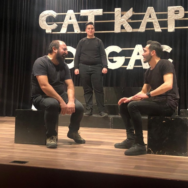 Sahneden alınıp temizliğe verildi!
