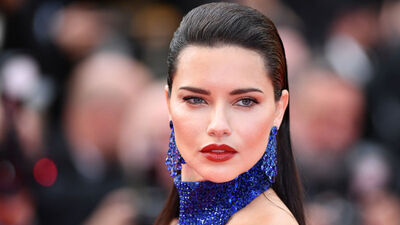 Adriana Lima kimdir?
