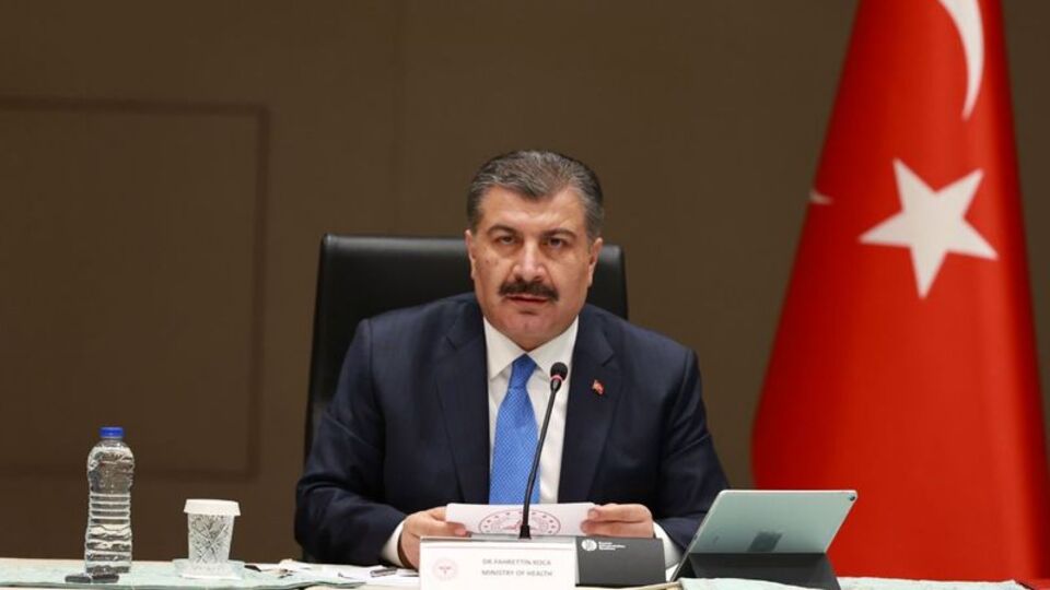 Bakan Koca: Bayramlaşma telefonla yapılmalı