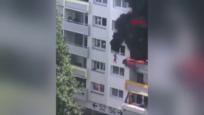 Fransa'da iki çocuk, yanan binadan atlayarak kurtuldu!