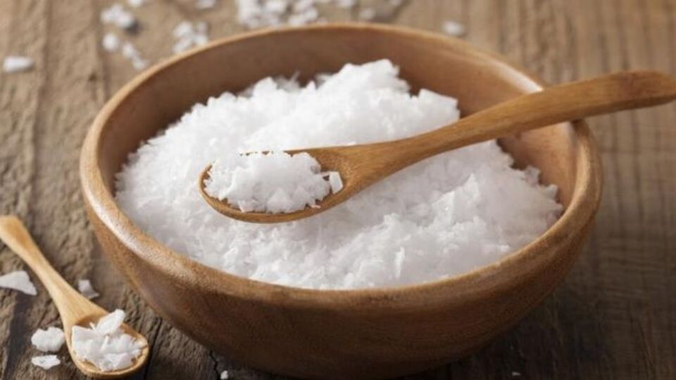 Cilde uygulanan tuz peelingi yöntemi