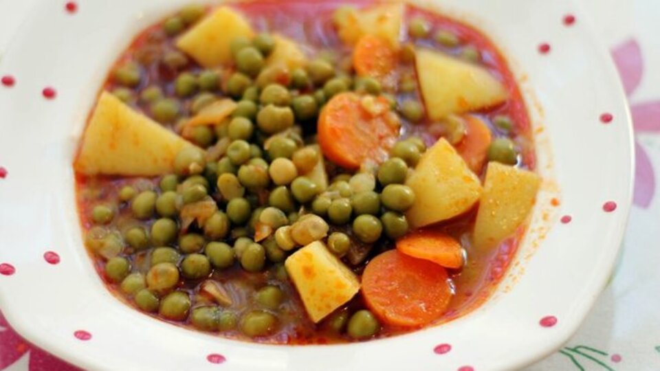 Havuçlu patatesli bezelye yemeği tarifi