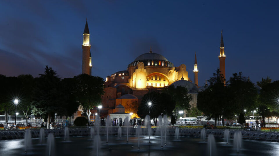 Ayasofya Meydanı güvelik amacıyla boşaltıldı