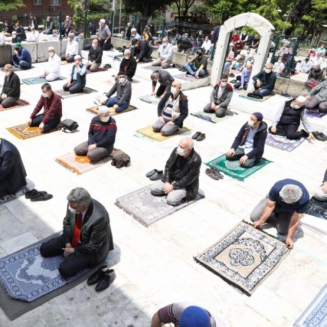 Bursa cuma saati kaçta?