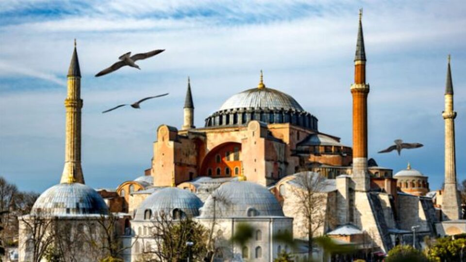 İstanbul cuma saati kaçta?