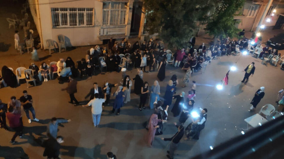 Sosyal mesafeyi hiçe saydılar!