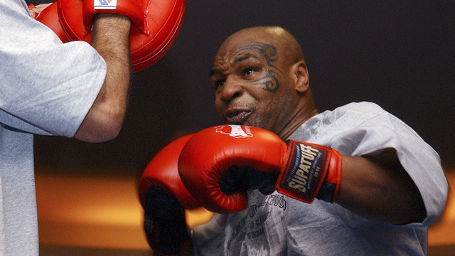 Mike Tyson ringe geri dönüyor