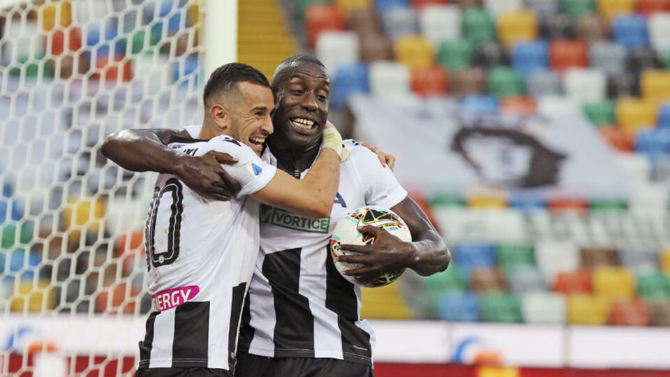 Juventus şampiyonluğu erteledi