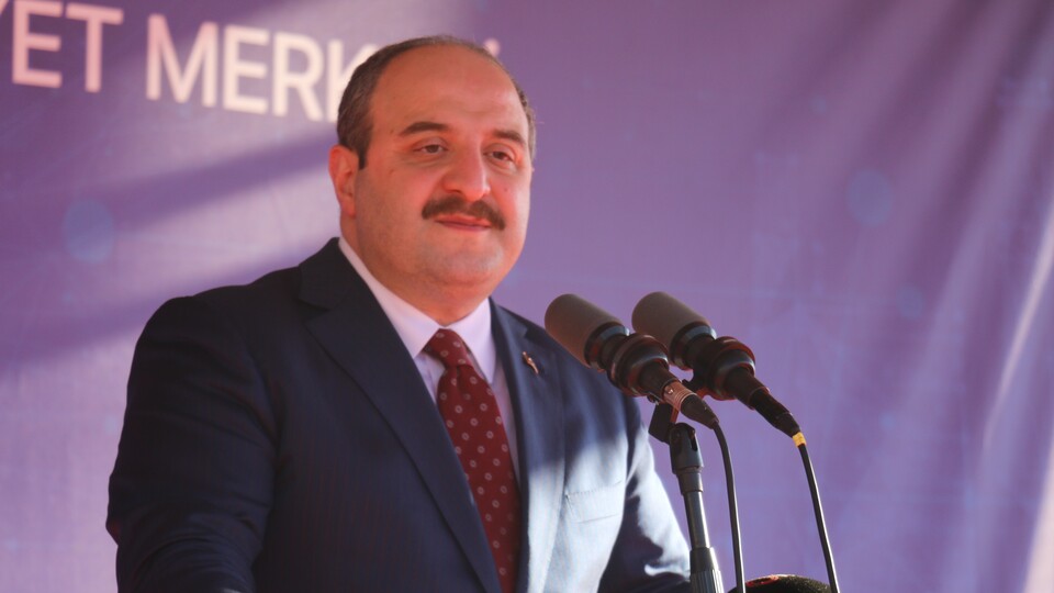 Bakan Varank'tan sosyal medya açıklaması