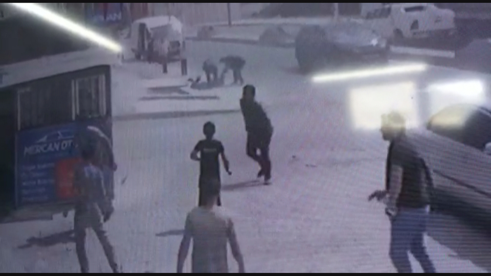 Arnavutköy'de iş yerinde patlama kamerada: 3 yaralı