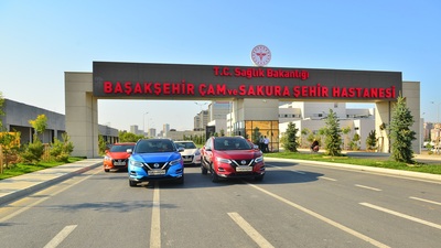 Sağlık çalışanlarına araç tahsis etti
