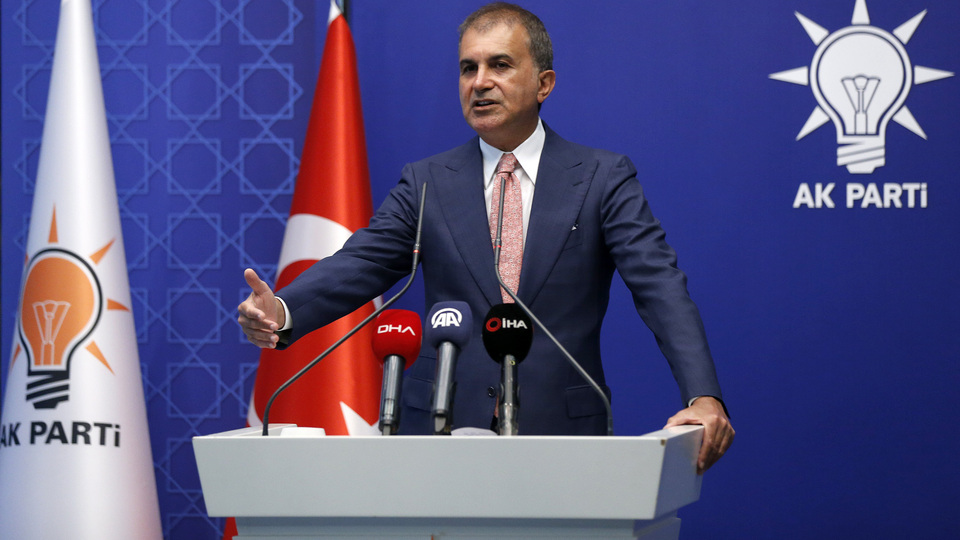 Türk bayrağının yakılmasına çok sert tepki