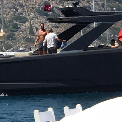 Marmaris'te bahşiş dağıttı