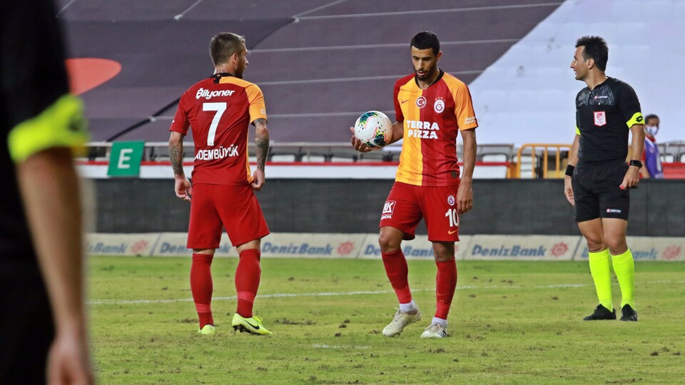 Galatasaray'a koronavirüs çelmesi