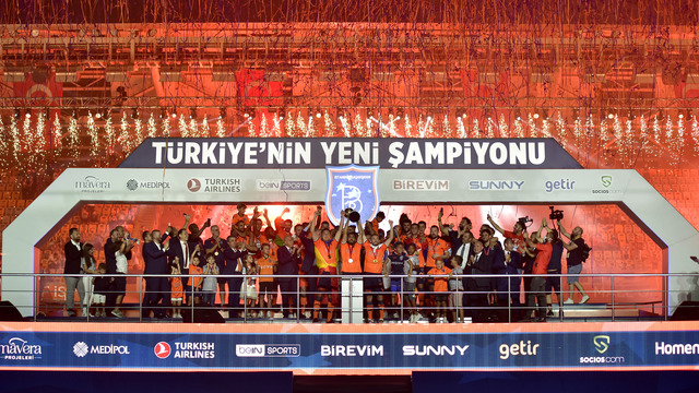Geceye damga vuran görüntüler