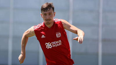 Mert Hakan, Sivasspor'a veda etti!