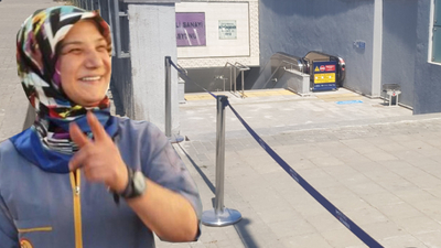 Metroda feci olay! Merdiven çöktü, içine düştü!