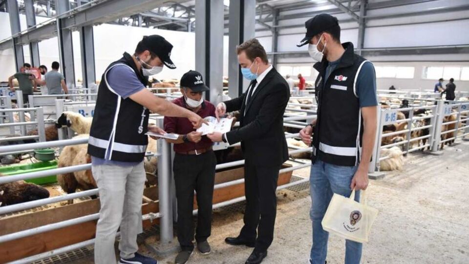 Erzurum polisinden hayvan pazarlarında "sahte para" uyarısı
