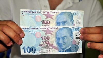 Para sayarken fark etti... 100 katı teklifi reddetti