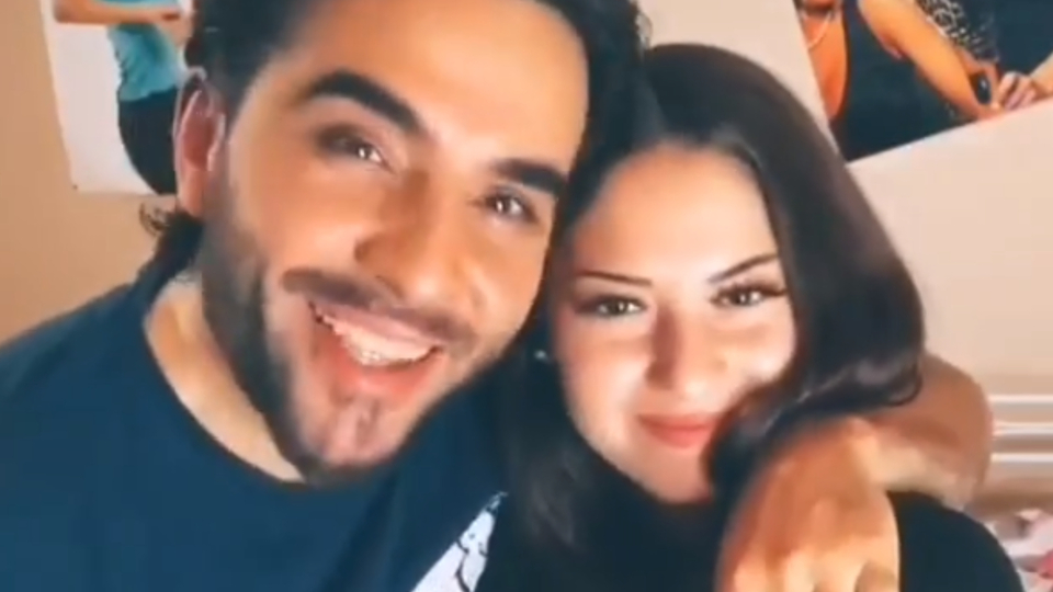 İsmail YK hayranıyla aşk yaşıyor