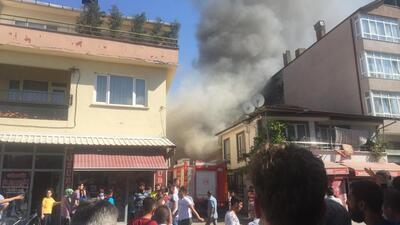 Sakarya'da feci yangın! 3 ev küle döndü!