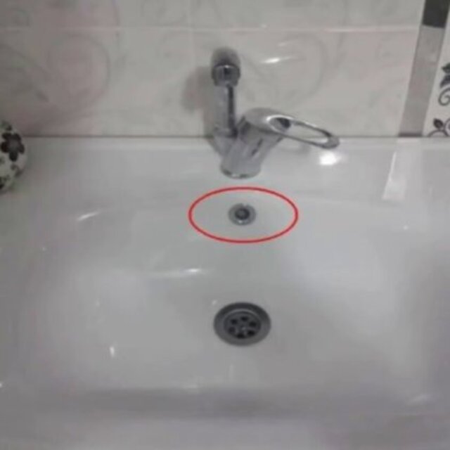 Botun üzerindeki bu delik bakın ne işe yarıyor?