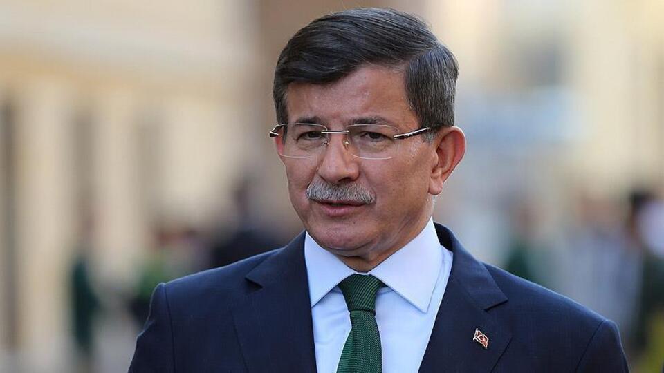 Ahmet Davutoğlu kimdir?