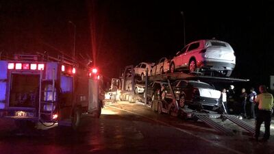 Seyir halindeki TIR alev alev yandı