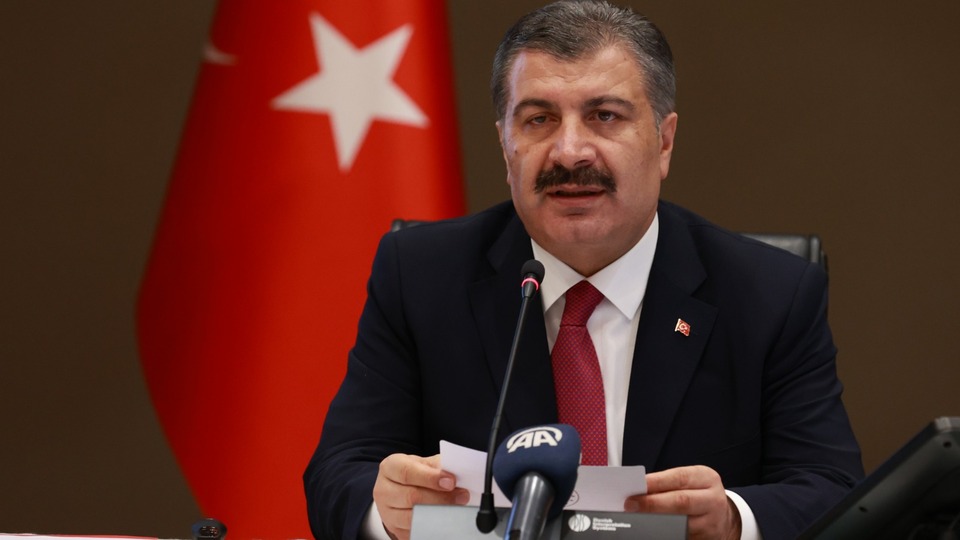 Koronavirüs salgınında yeni vaka sayısı 942