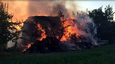 Saman yüklü TIR alev alev yandı