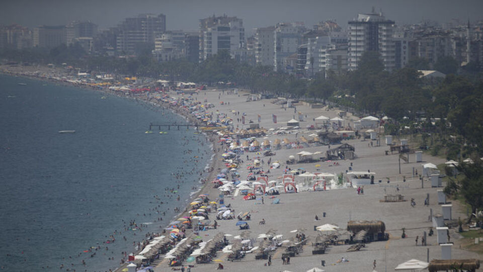 Türkiye güneşli, sıcak hava sürüyor