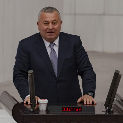 Cemal Enginyurt MHP'den ihraç edildi!