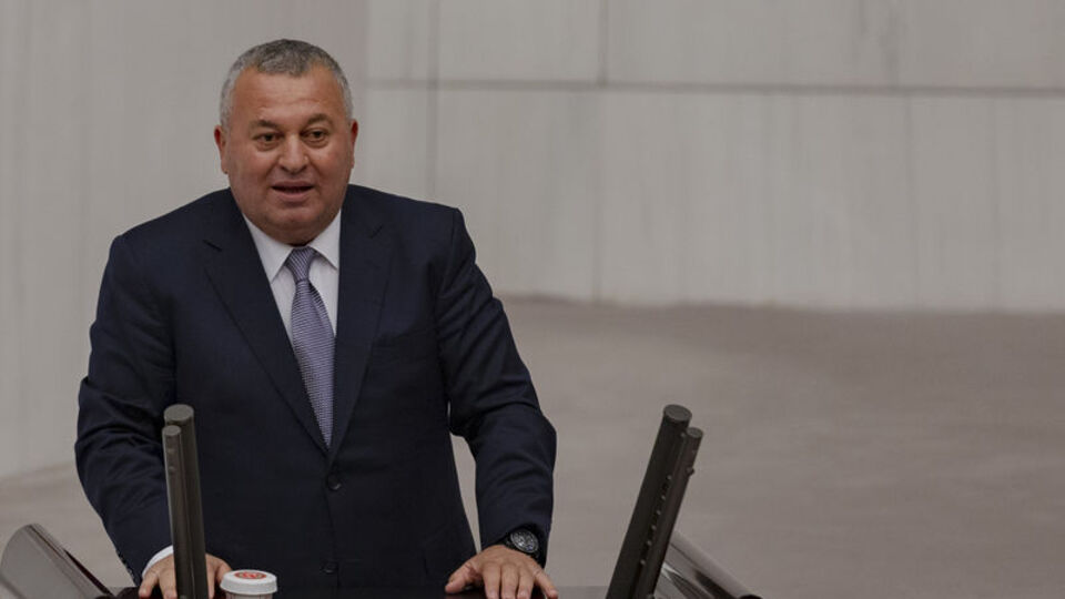 Cemal Enginyurt MHP'den ihraç edildi!