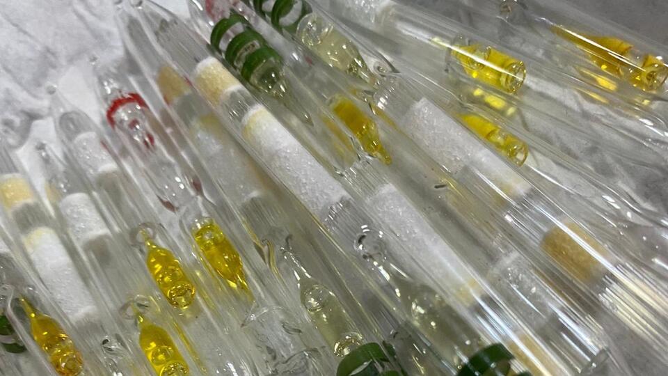 Otogarda ele geçirildi! Tam 115 tüp kobra zehri!