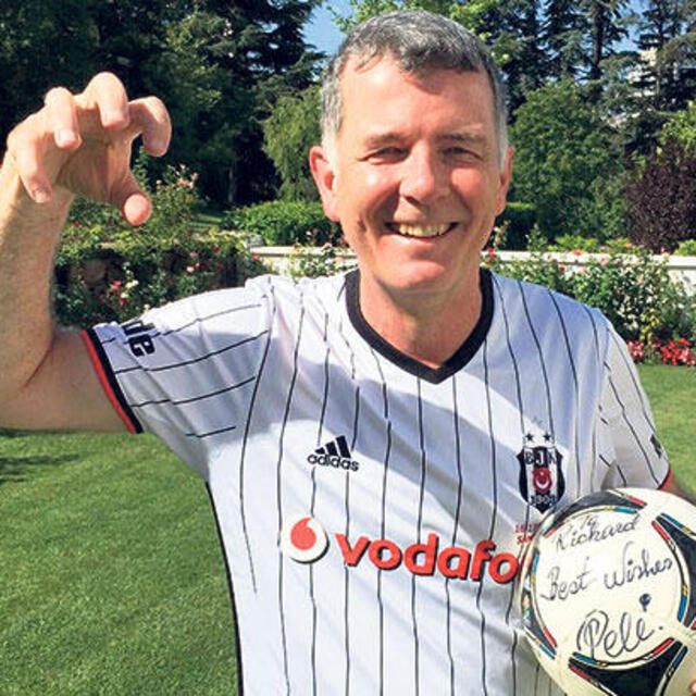 Beşiktaş'tan Richard Moore'a tebrik