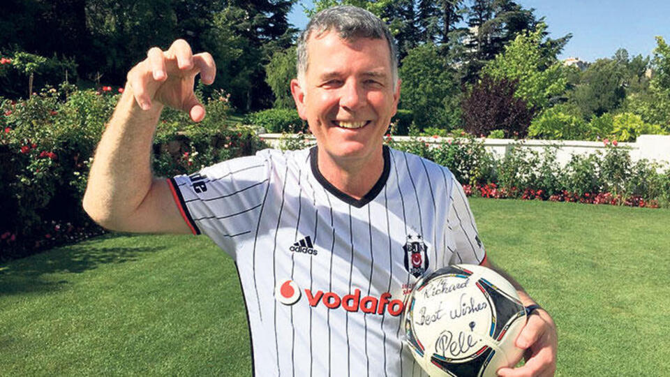 Beşiktaş'tan Richard Moore'a tebrik