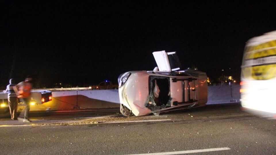 Pikapla yolcu otobüsü çarpıştı: 5 yaralı