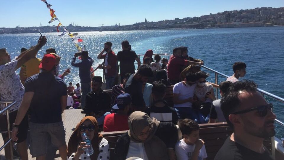 Sosyal mesafe hak getire!