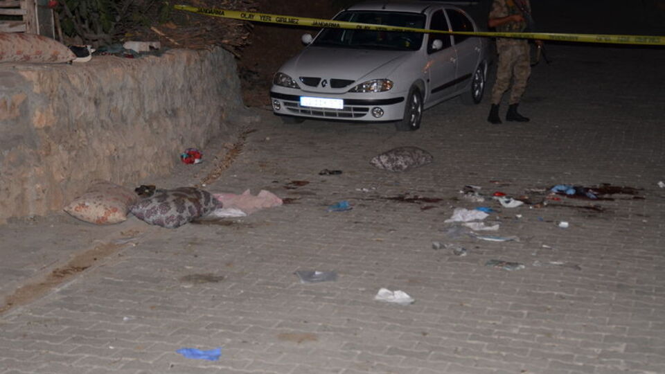 Çocuklar tartıştı, aileler kana buladı