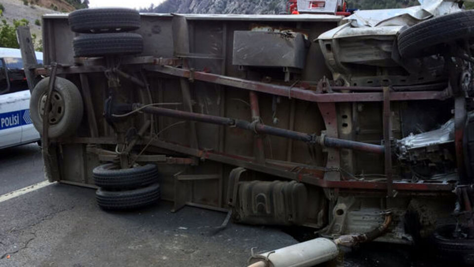 Adana'da feci kaza! Ölü ve yaralılar var