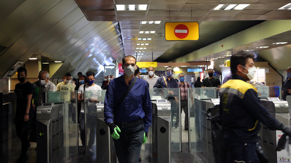 İran'da can kaybı 17 bini aştı!