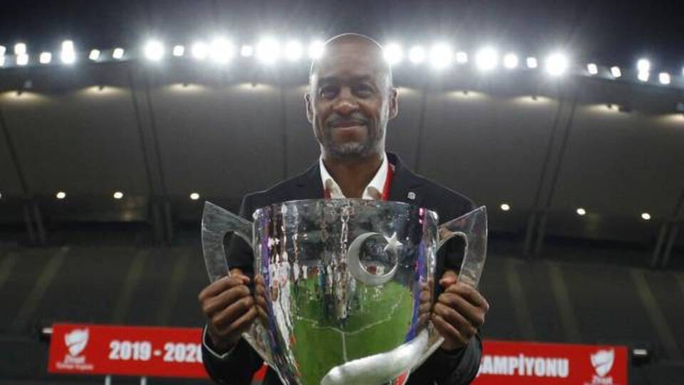 Trabzonspor'un yeni teknik direktörü belli oldu!