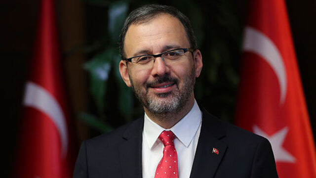 Bakan Kasapoğlu'ndan Merih'e tebrik